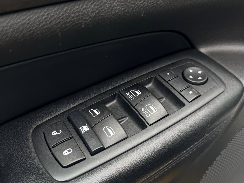 Used 2015 Jeep Grand Cherokee Laredo w/ Quick Order Package 23E image 11