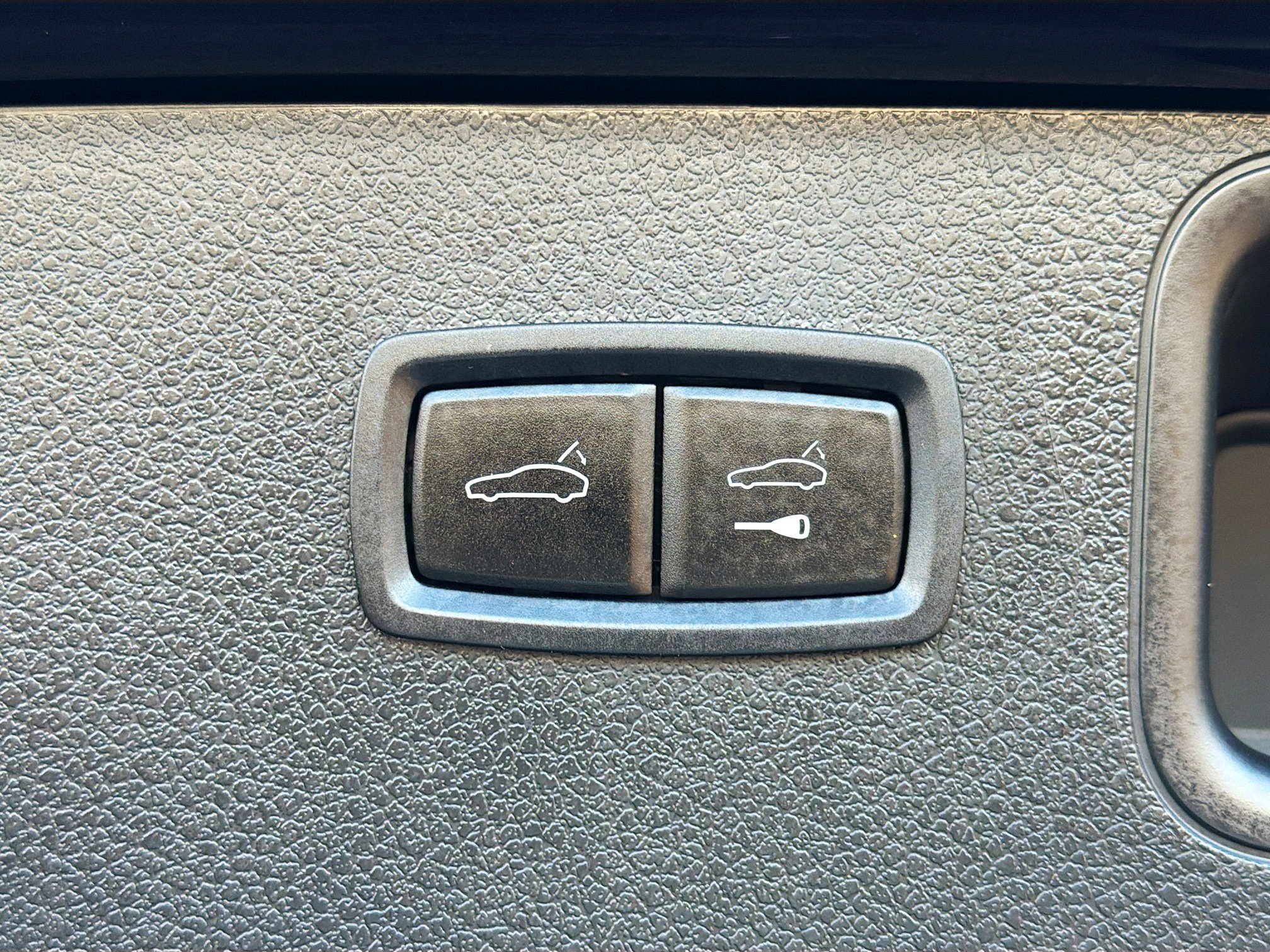 Used 2022 Porsche Macan image 13