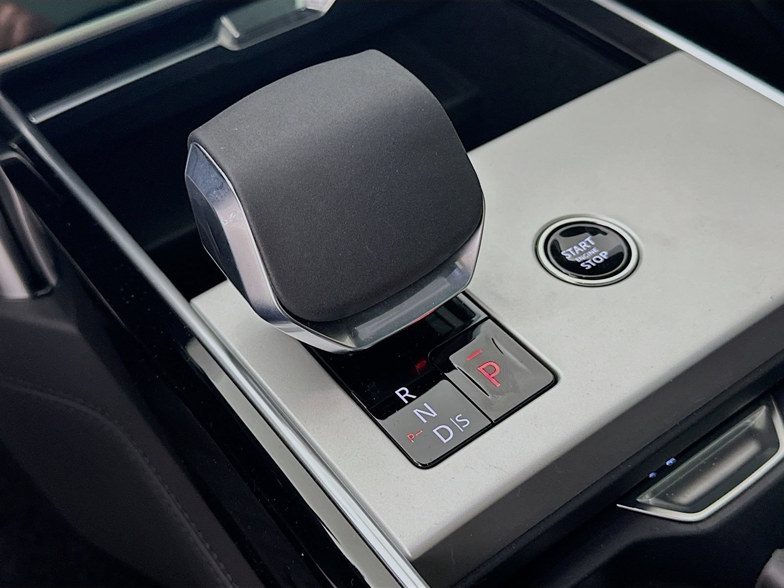 New 2026 Land Rover Range Rover SE AWD/4WD image 28