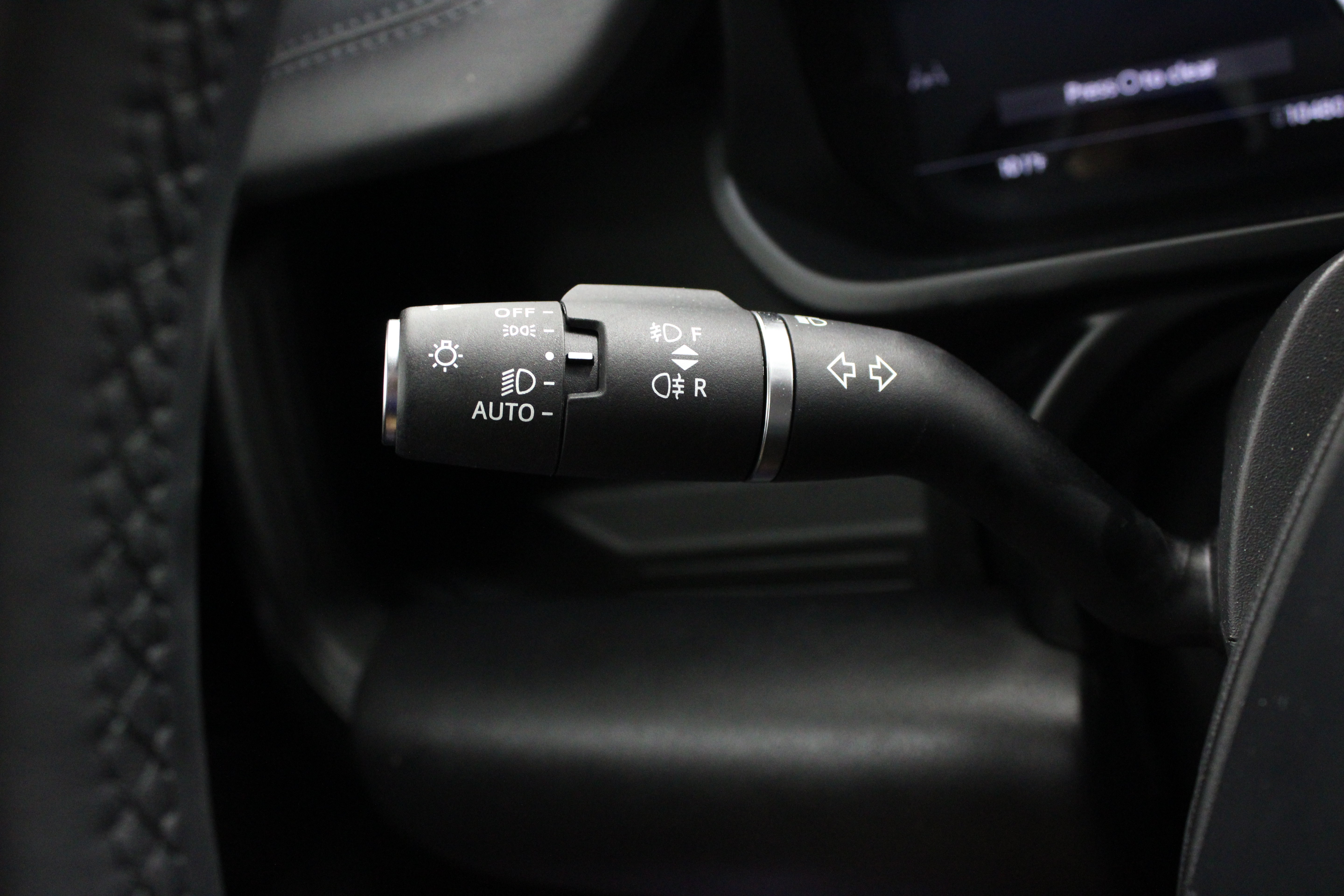 Used 2025 Land Rover Defender 130 Outbound AWD/4WD image 27