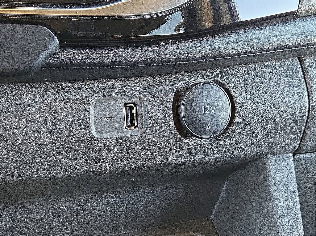 Used 2023 Ford Transit 350 XLT image 30