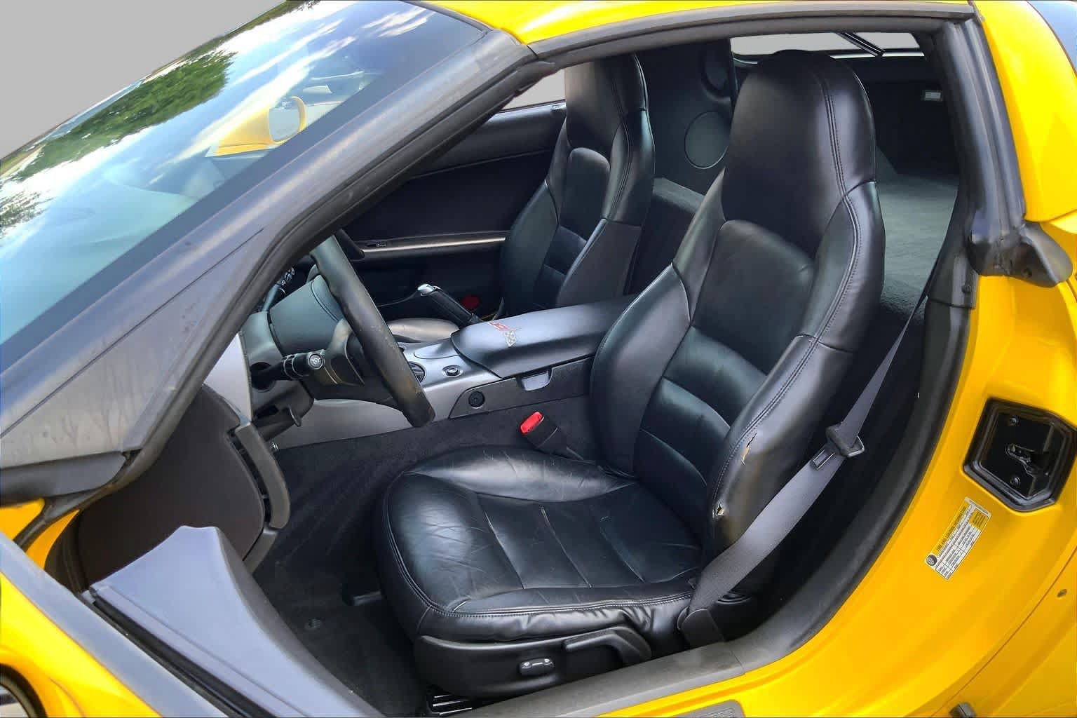 Used 2006 Chevrolet Corvette Coupe RWD image 5