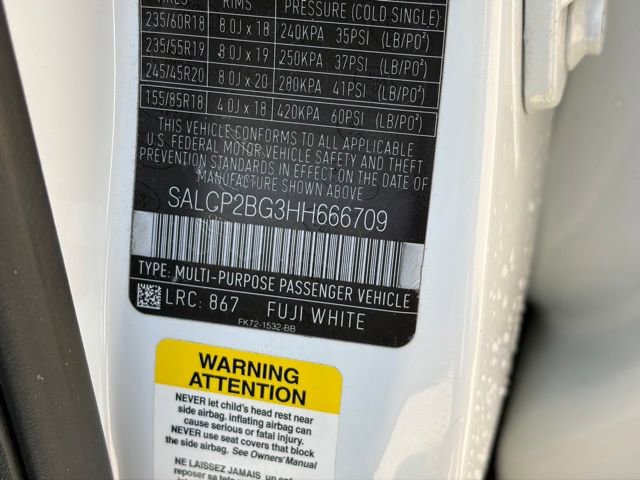 Used 2017 Land Rover Discovery Sport SE image 18