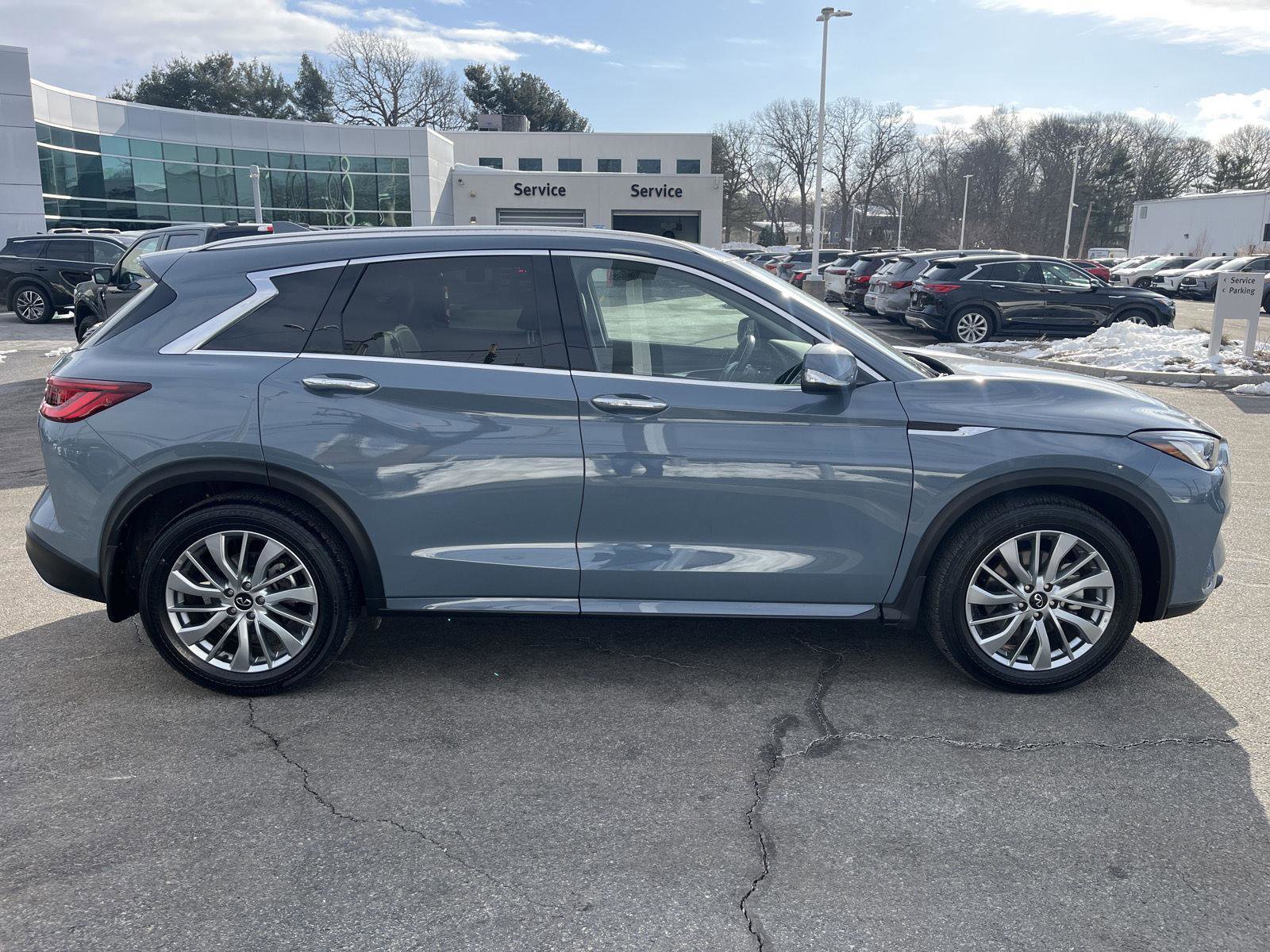 Used 2025 INFINITI QX50 Luxe image 2