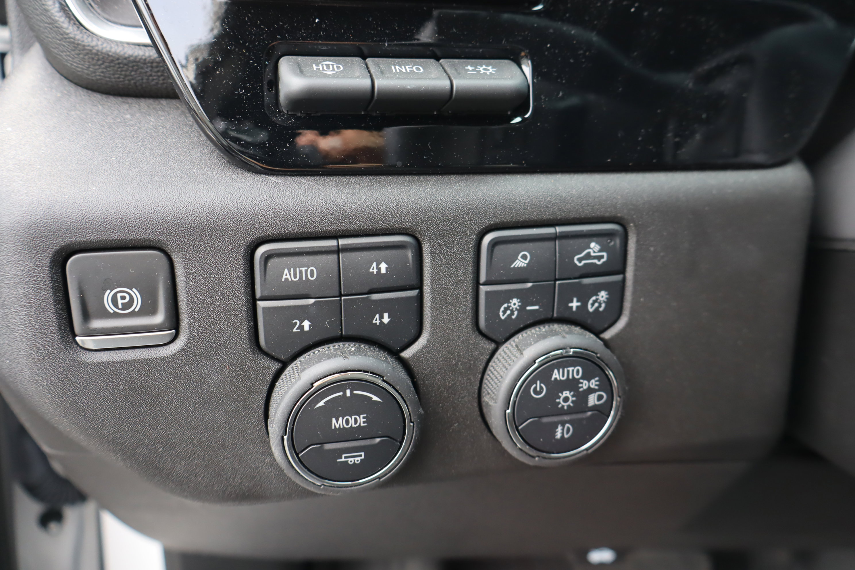 Certified 2025 Chevrolet Silverado 1500 High Country image 23