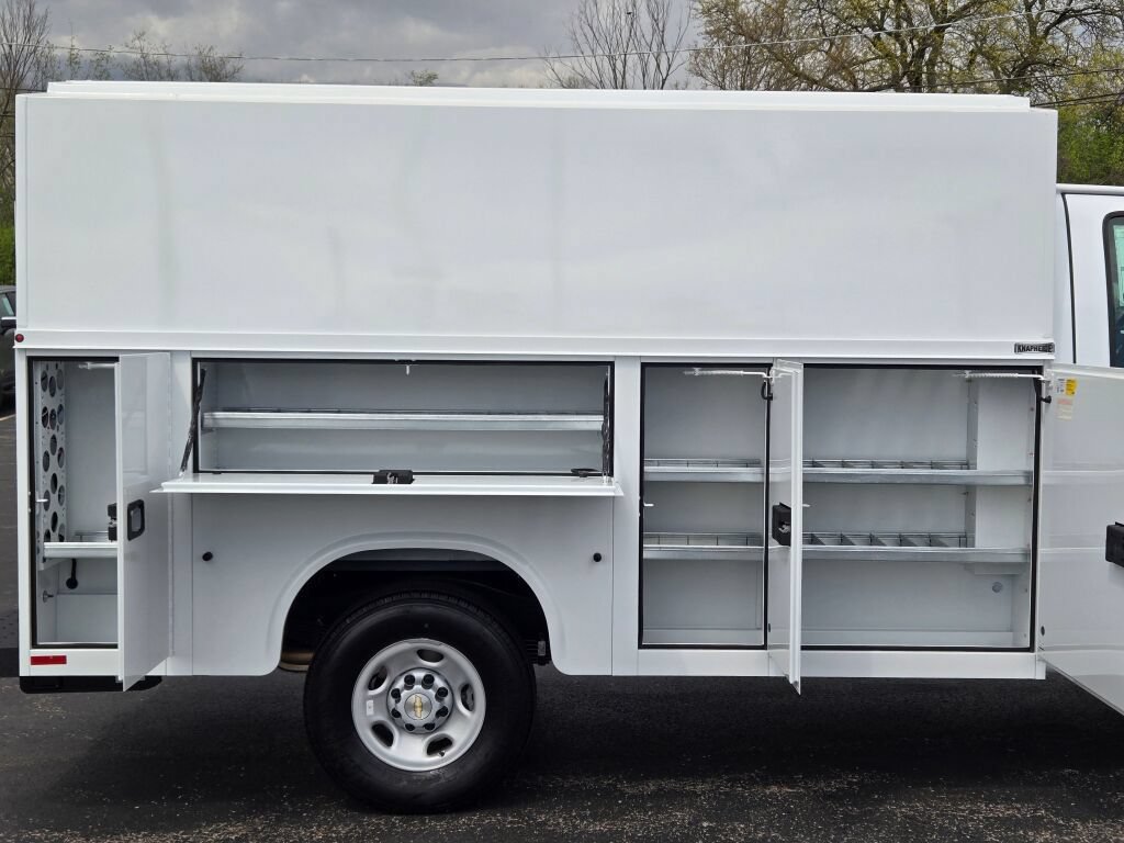 New 2026 Chevrolet Express 3500 w/ Power Convenience Package RWD image 9