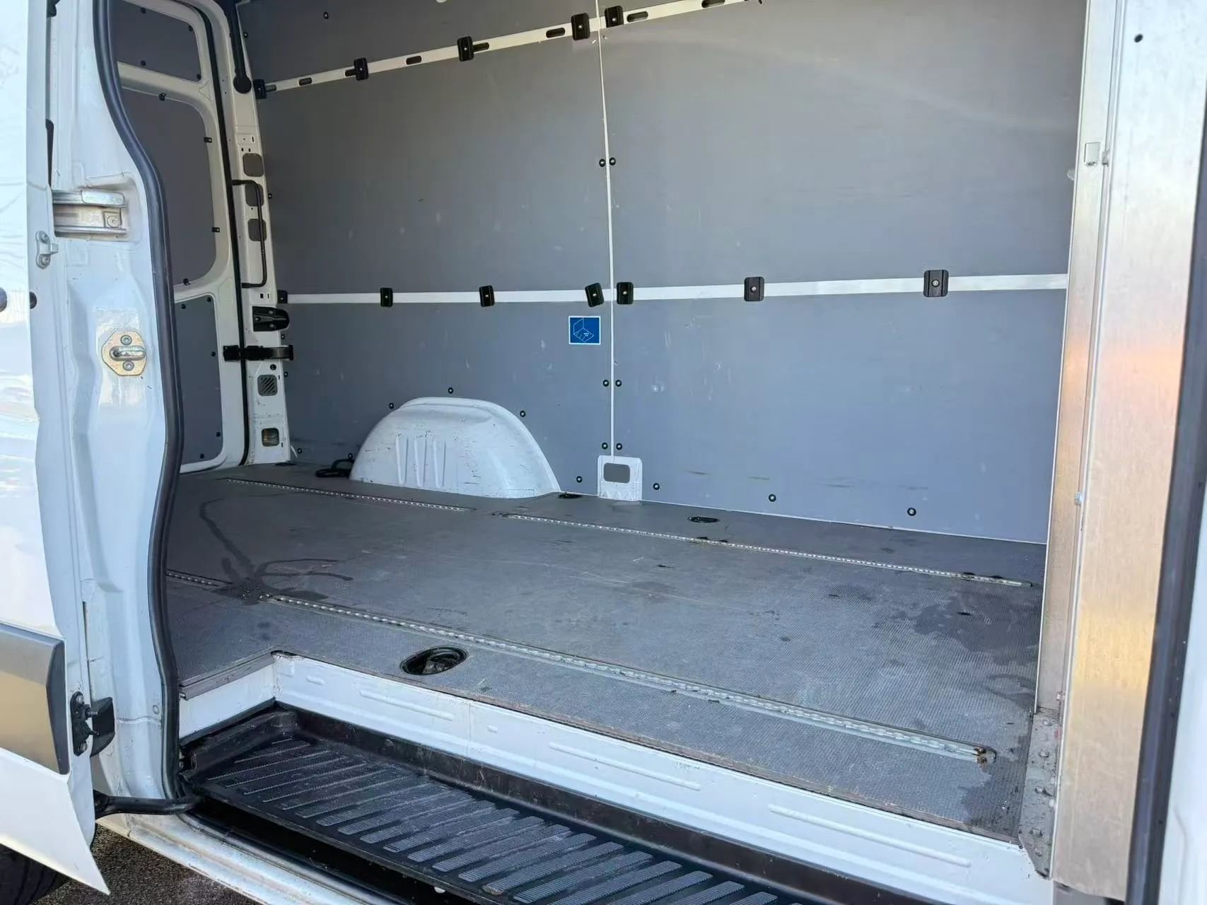 Used 2012 Mercedes-Benz Sprinter 2500 image 17