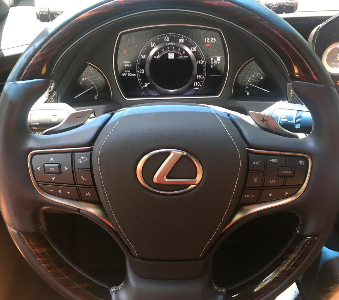 Used 2023 Lexus LS 500 w/ Interior Upgrade Package RWD image 11