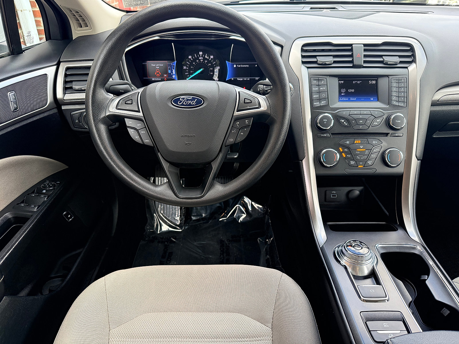 Used 2018 Ford Fusion S FWD image 13
