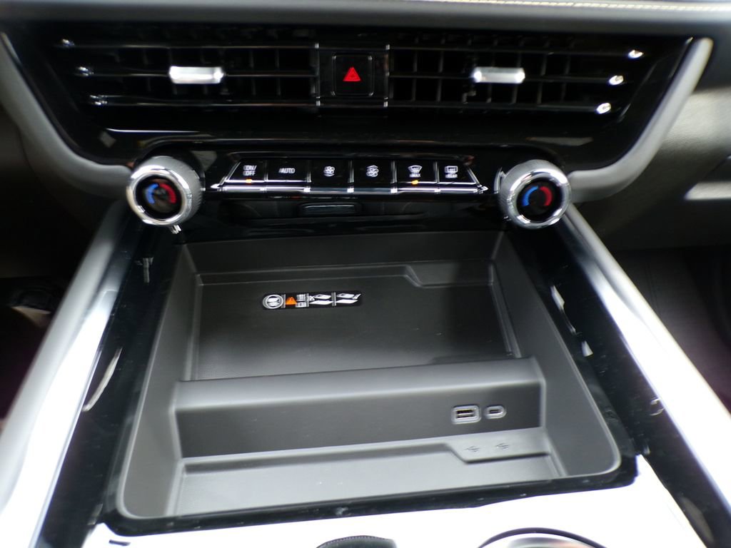 New 2026 Chevrolet Suburban Premier AWD/4WD image 30