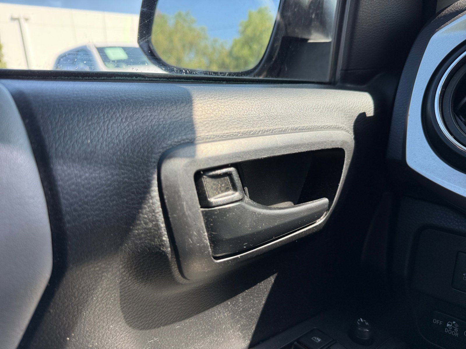 Used 2021 Toyota Tacoma SR5 w/ Blackout Package (TMS) image 28