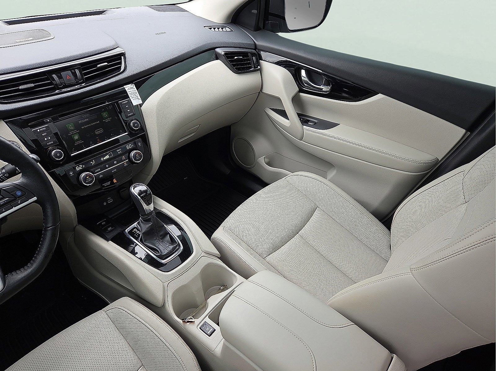 Used 2022 Nissan Rogue Sport SL w/ Premium Package image 12