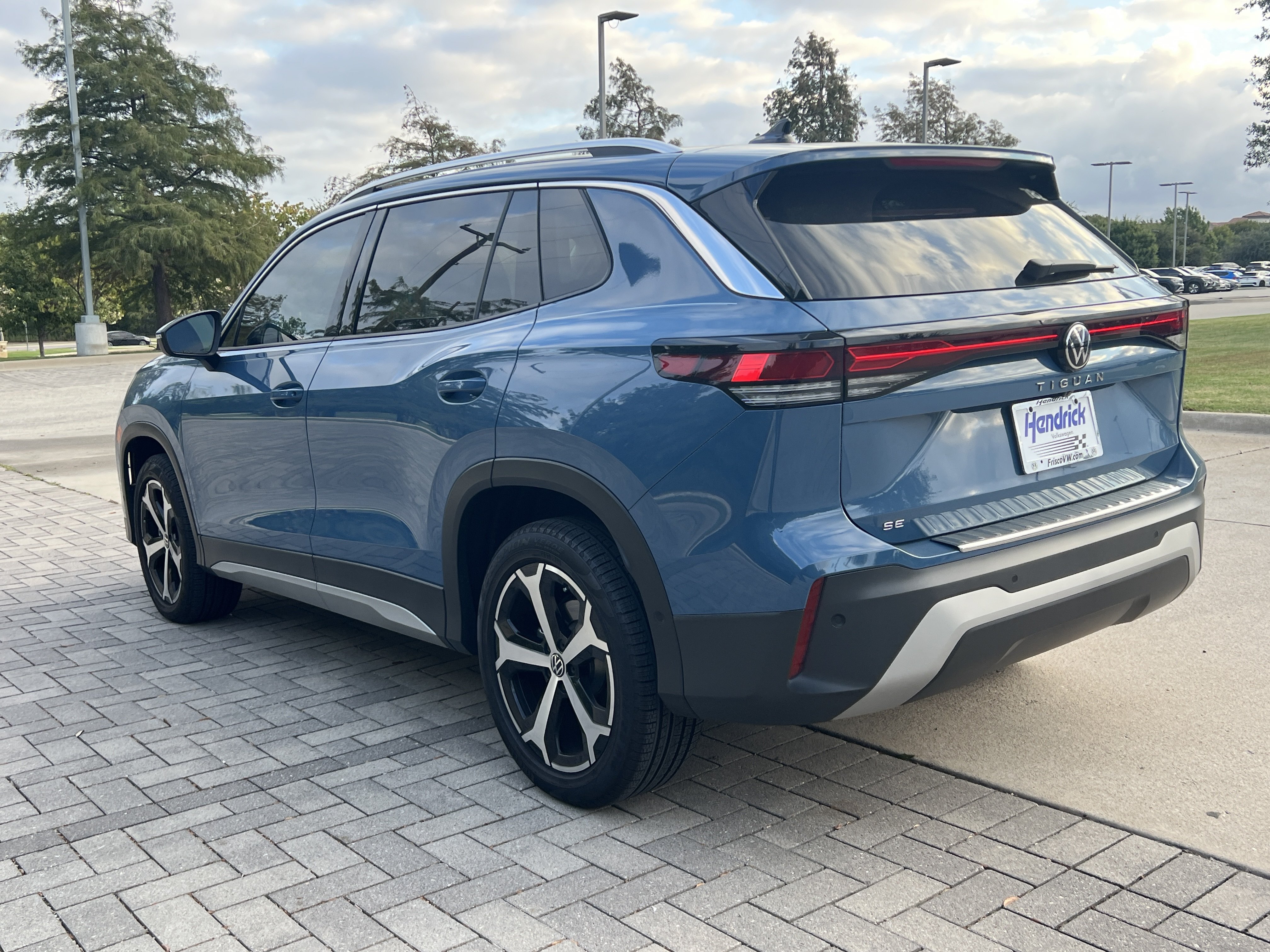 Certified 2026 Volkswagen Tiguan SE AWD/4WD image 7