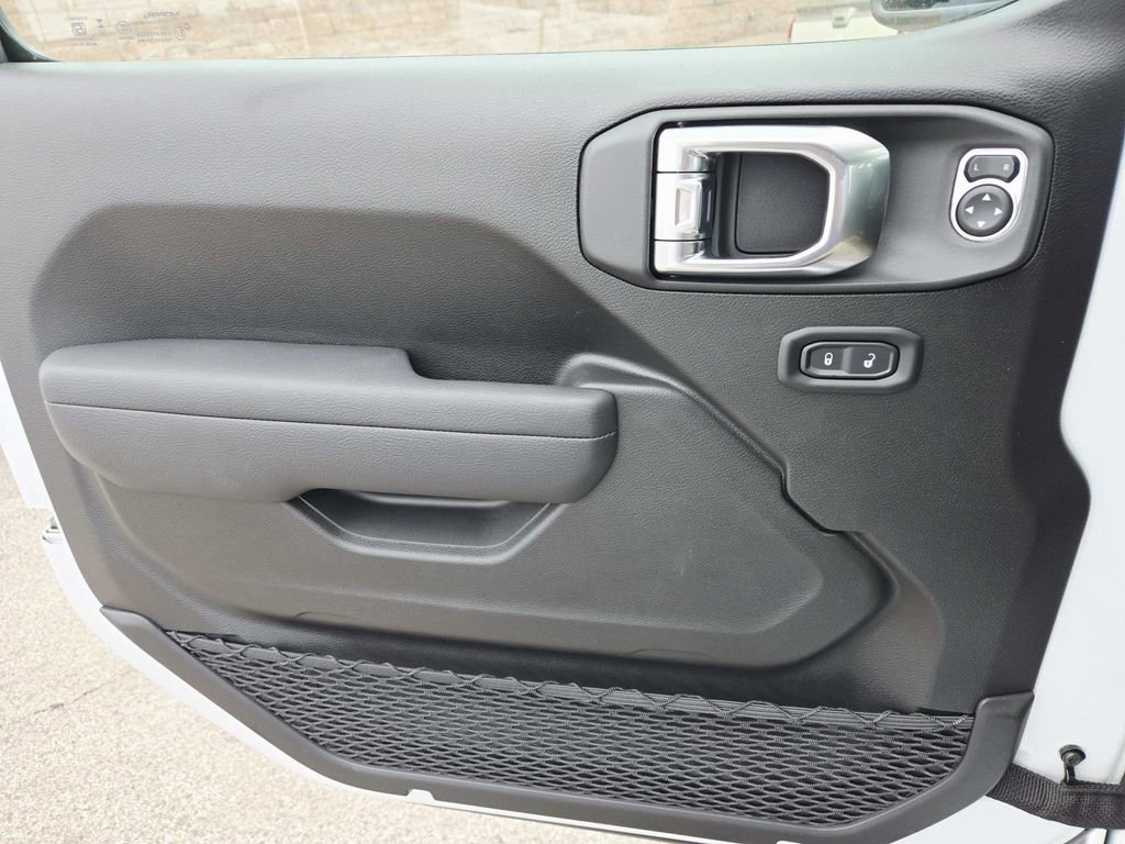 New 2026 Jeep Gladiator Mojave w/ Safety Group AWD/4WD image 32