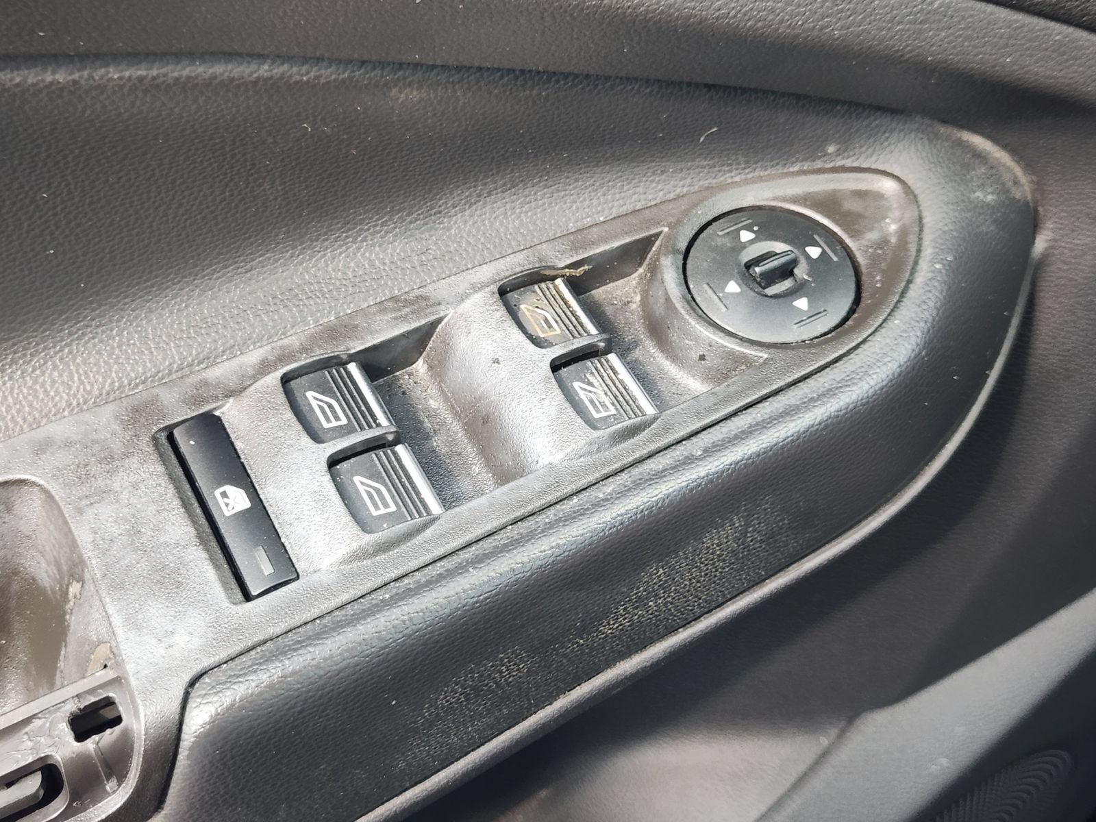 Used 2019 Ford Escape SE FWD image 25