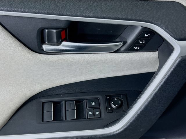 Certified 2019 Toyota RAV4 Limited w/ Cold Weather Package AWD/4WD image 18