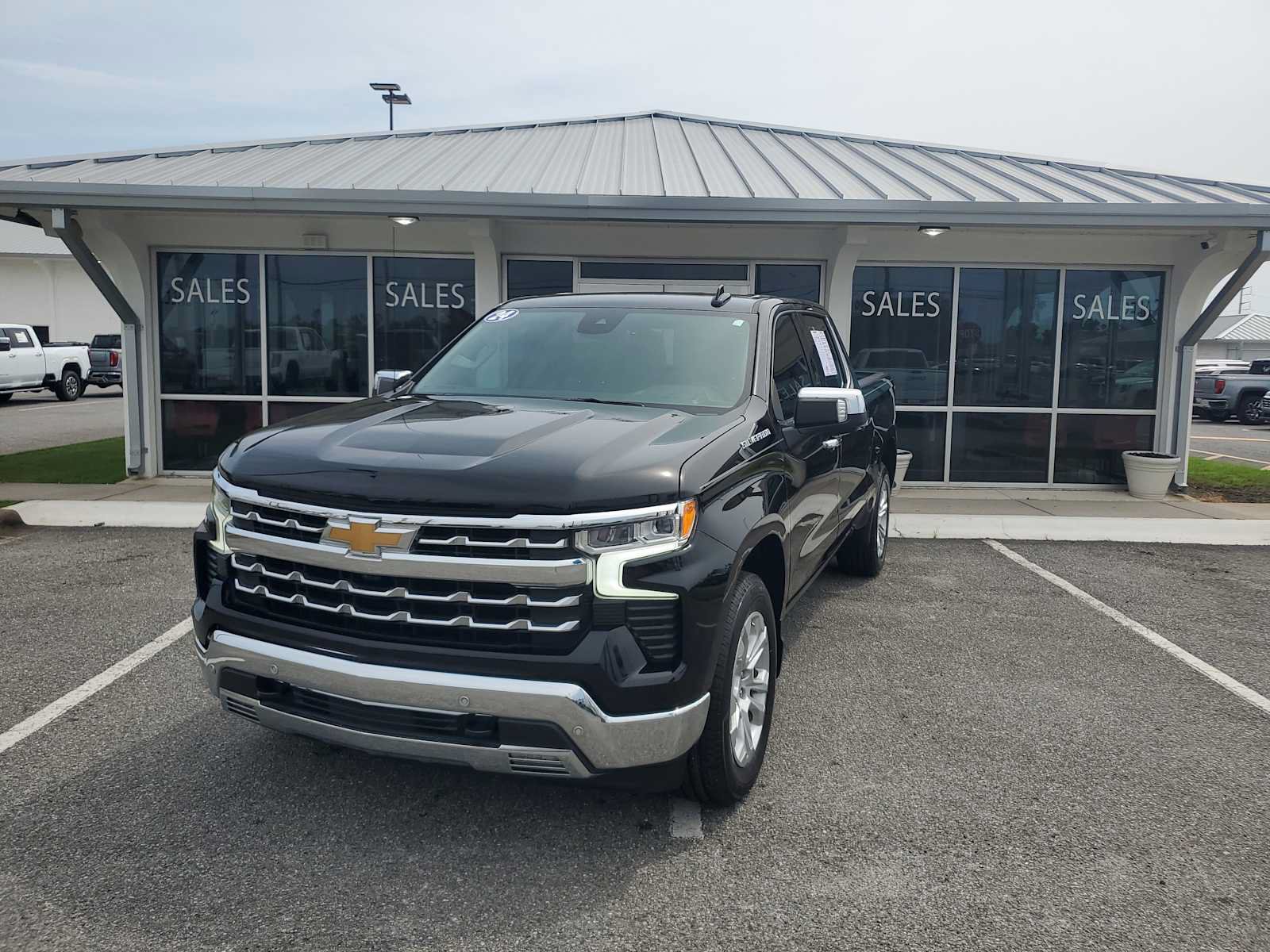 Used 2024 Chevrolet Silverado 1500 LTZ w/ LTZ Convenience Package II RWD image 1