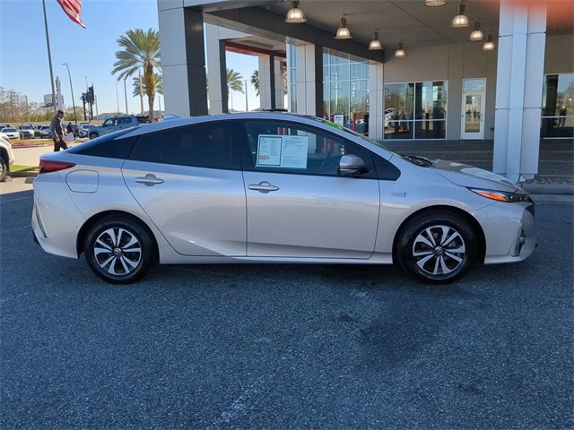 Used 2019 Toyota Prius Prime Advanced image 3