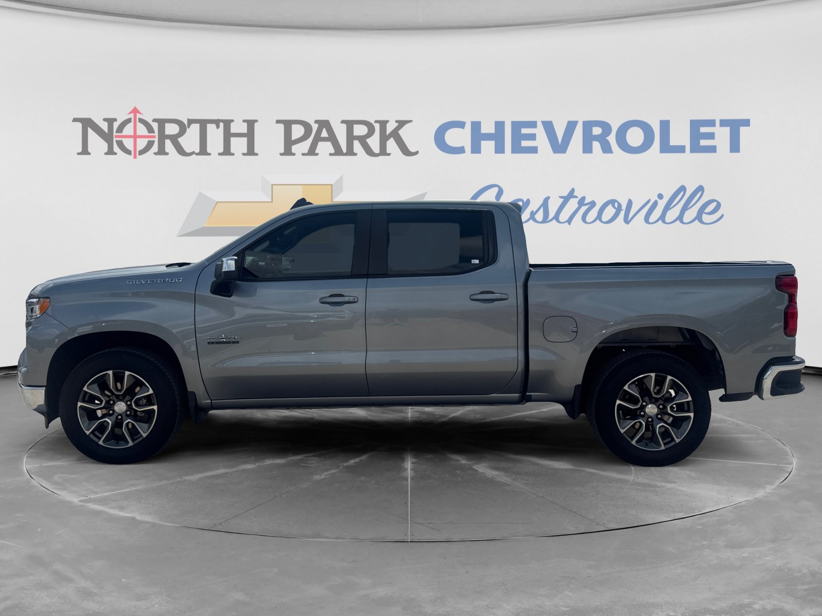 Used 2024 Chevrolet Silverado 1500 LT RWD image 8