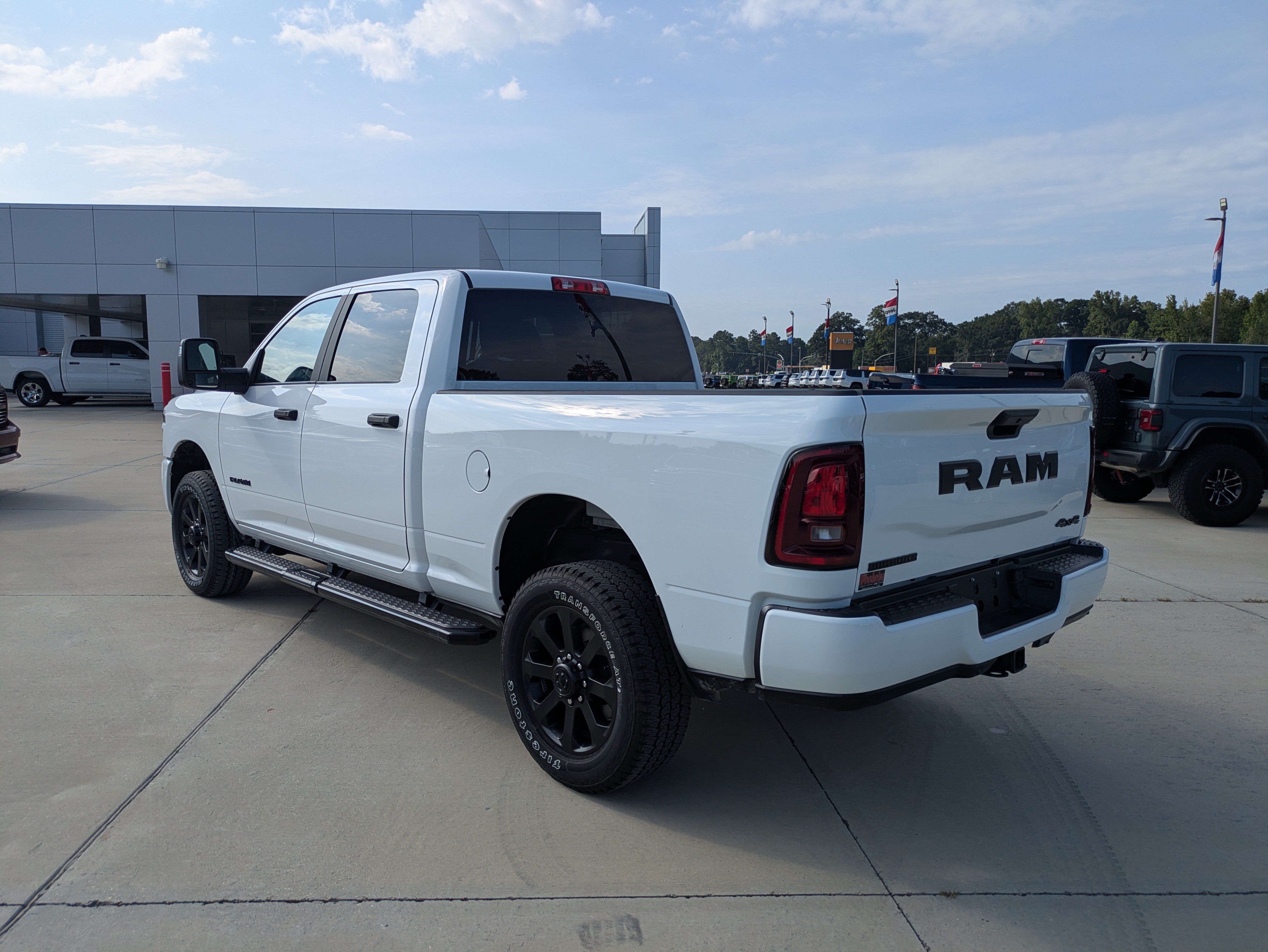 Used 2025 RAM 2500 Big Horn AWD/4WD image 6