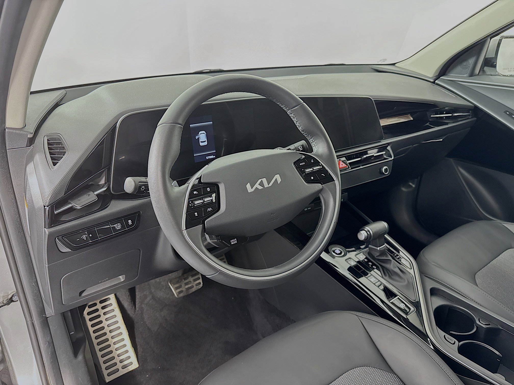 Used 2023 Kia Niro EX Touring image 9