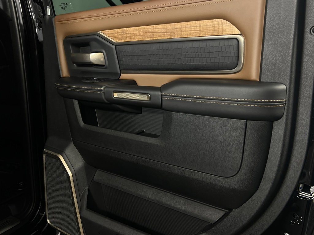 Used 2024 RAM 2500 Limited image 30