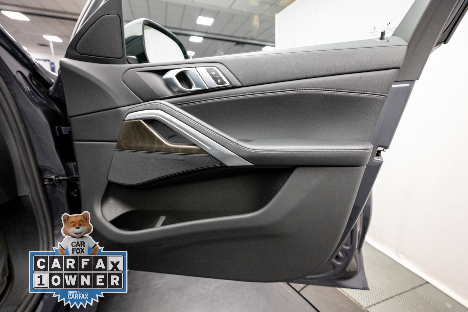 Used 2022 BMW X6 xDrive40i w/ M Sport Package AWD/4WD image 26