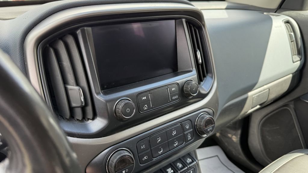 Used 2021 Chevrolet Colorado Z71 w/ Safety Package AWD/4WD image 4