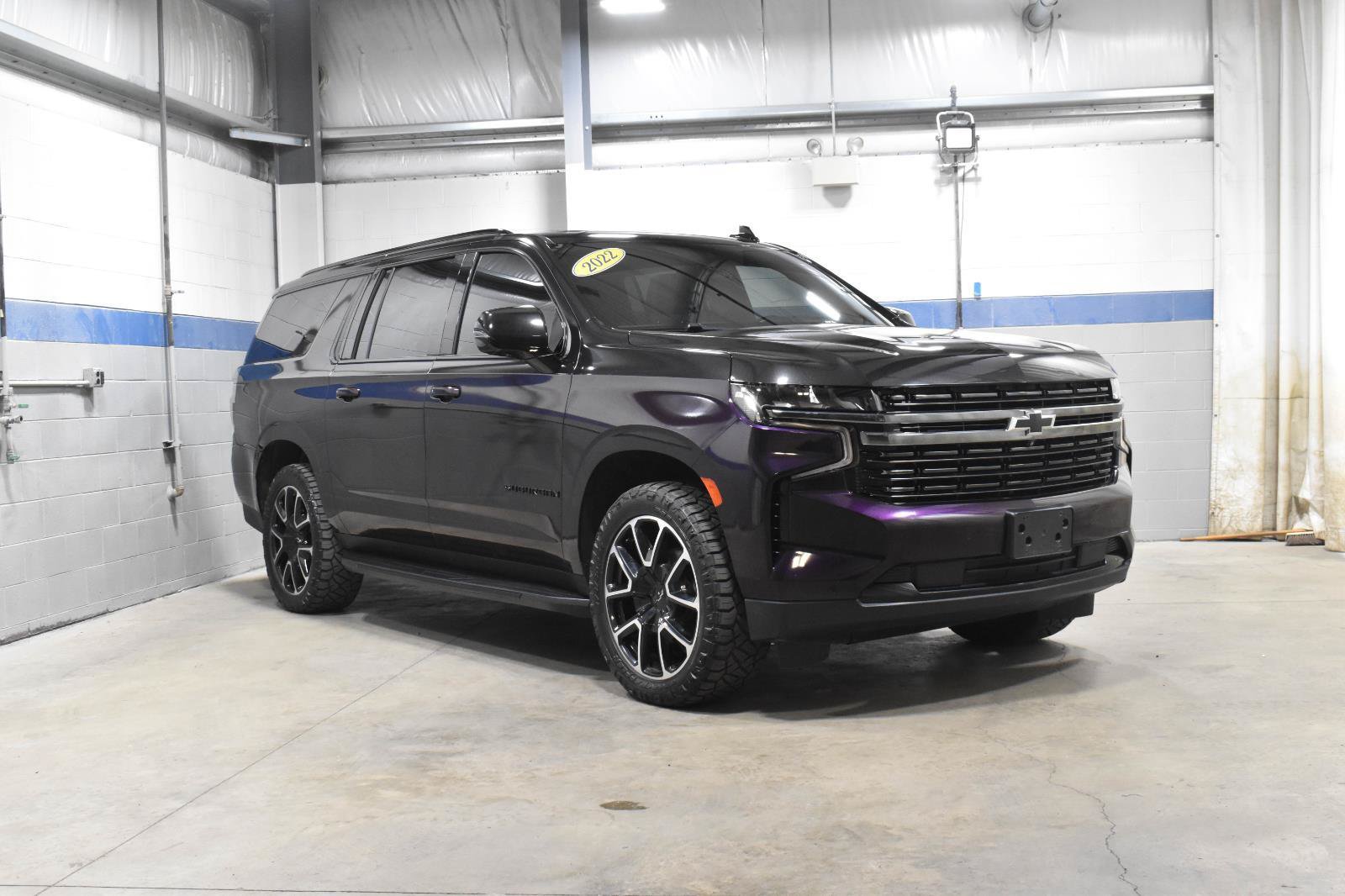 Used 2022 Chevrolet Suburban RST w/ Luxury Package AWD/4WD image 28