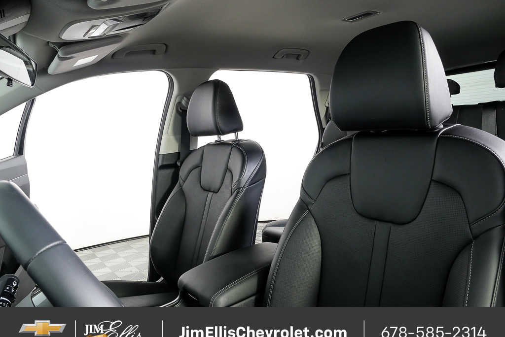 Used 2025 Kia Sorento S image 5