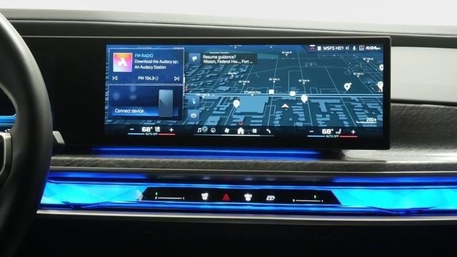 Certified 2024 BMW i7 M70 image 33
