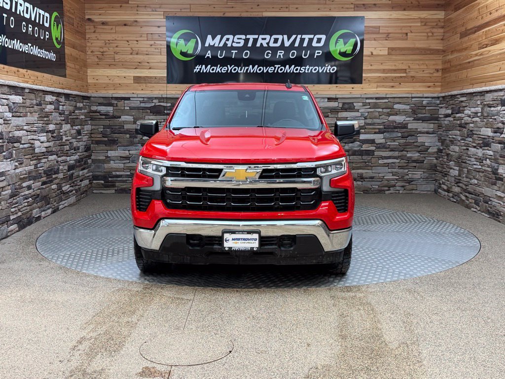 Used 2023 Chevrolet Silverado 1500 LT AWD/4WD image 3