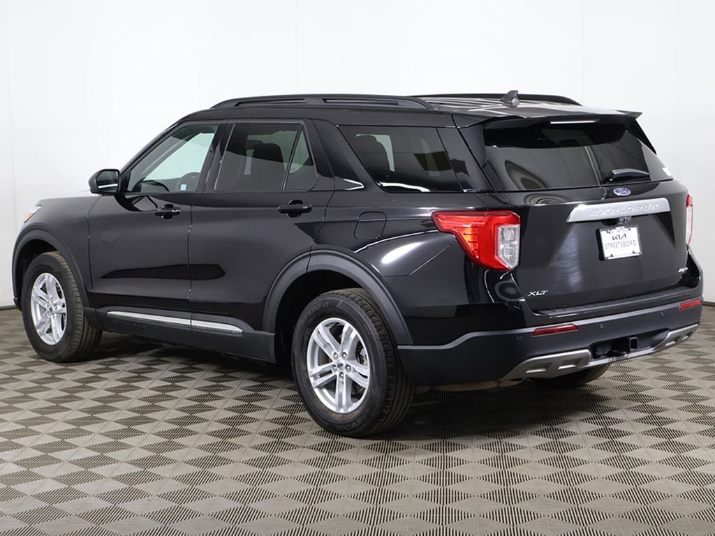 Used 2024 Ford Explorer XLT w/ Equipment Group 202A AWD/4WD image 9