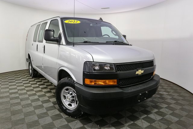 Used 2022 Chevrolet Express 2500 image 3