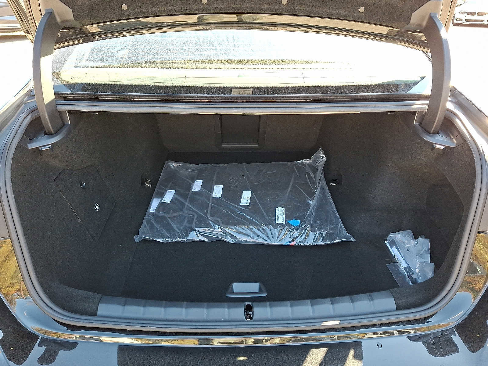 Used 2024 BMW i7 eDrive50 w/ M Sport Package image 28