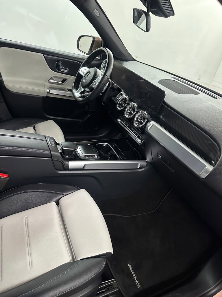 Used 2022 Mercedes-Benz GLB 35 AMG 4MATIC image 32