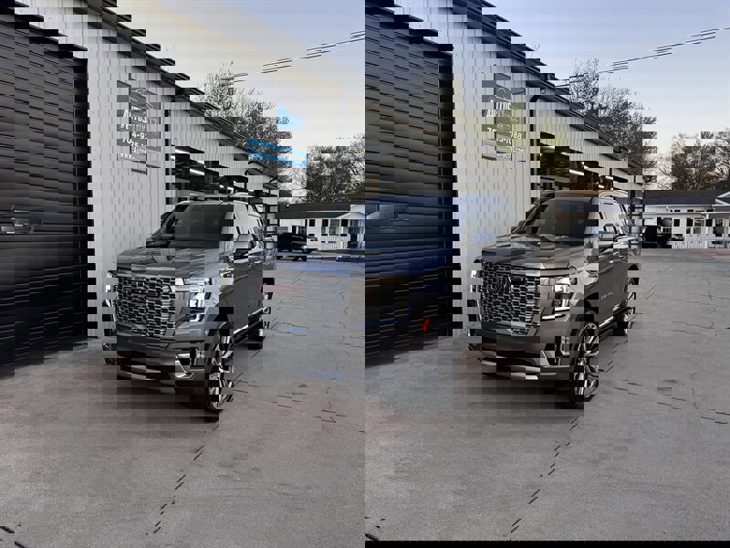 Used 2021 GMC Yukon Denali w/ Denali Ultimate Package image 17