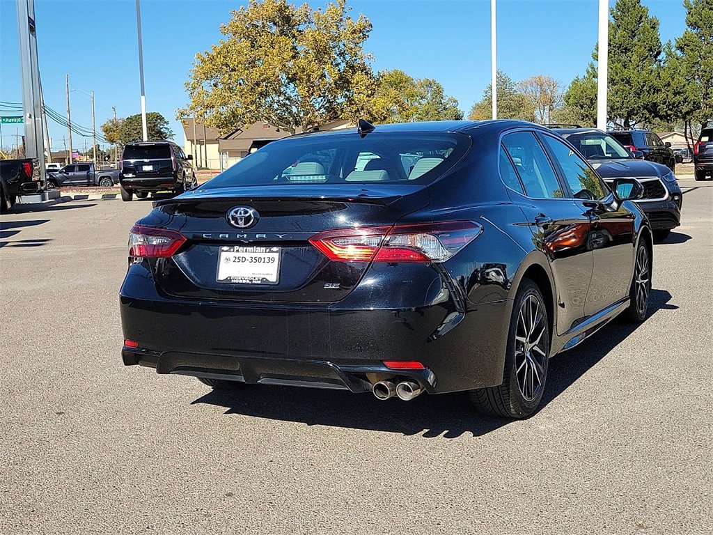 Used 2024 Toyota Camry SE image 10
