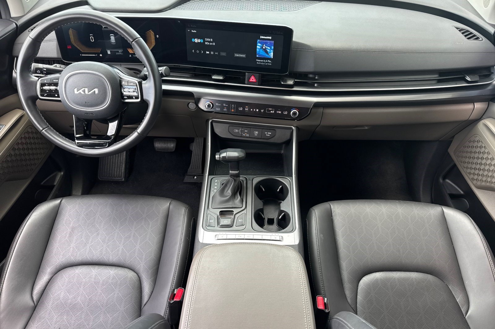 Used 2026 Kia Carnival FWD image 16