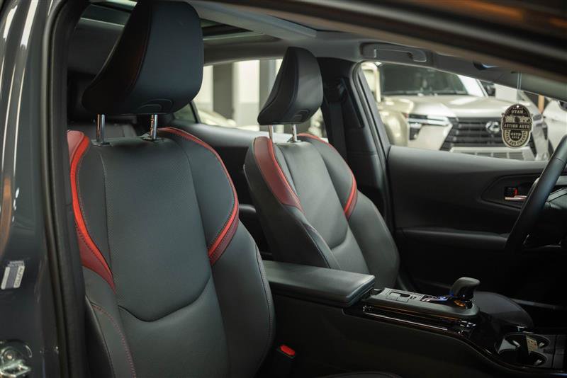 Used 2026 Toyota Prius Plug-In Hybrid image 15