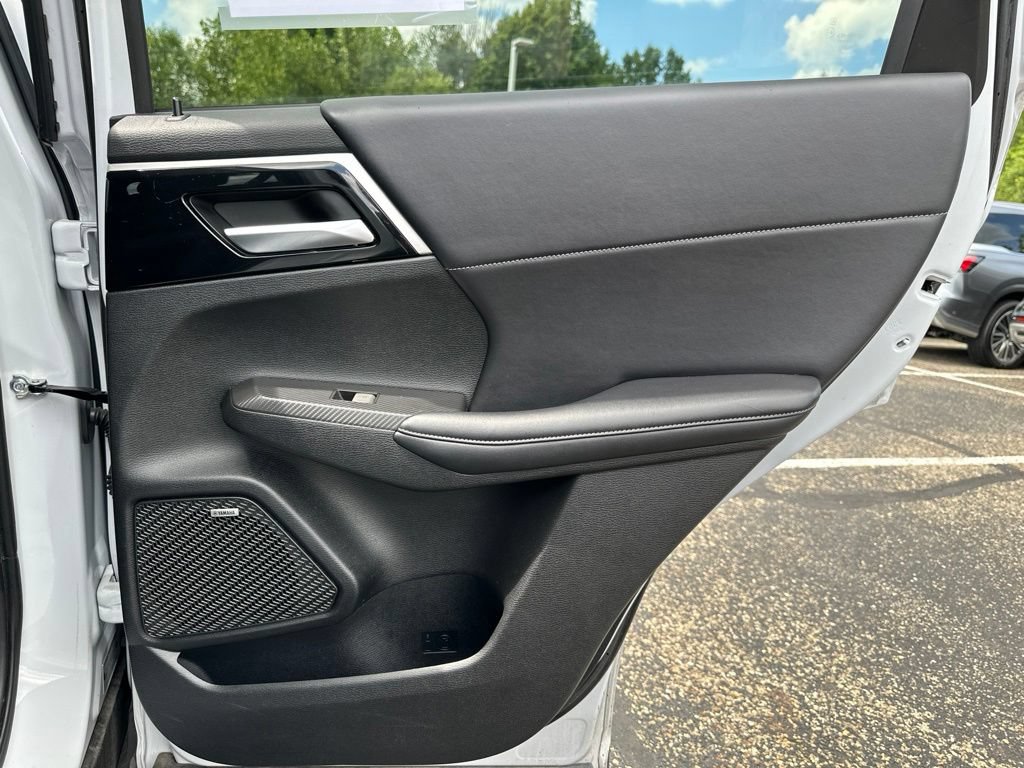 Used 2025 Mitsubishi Outlander SE AWD/4WD image 27