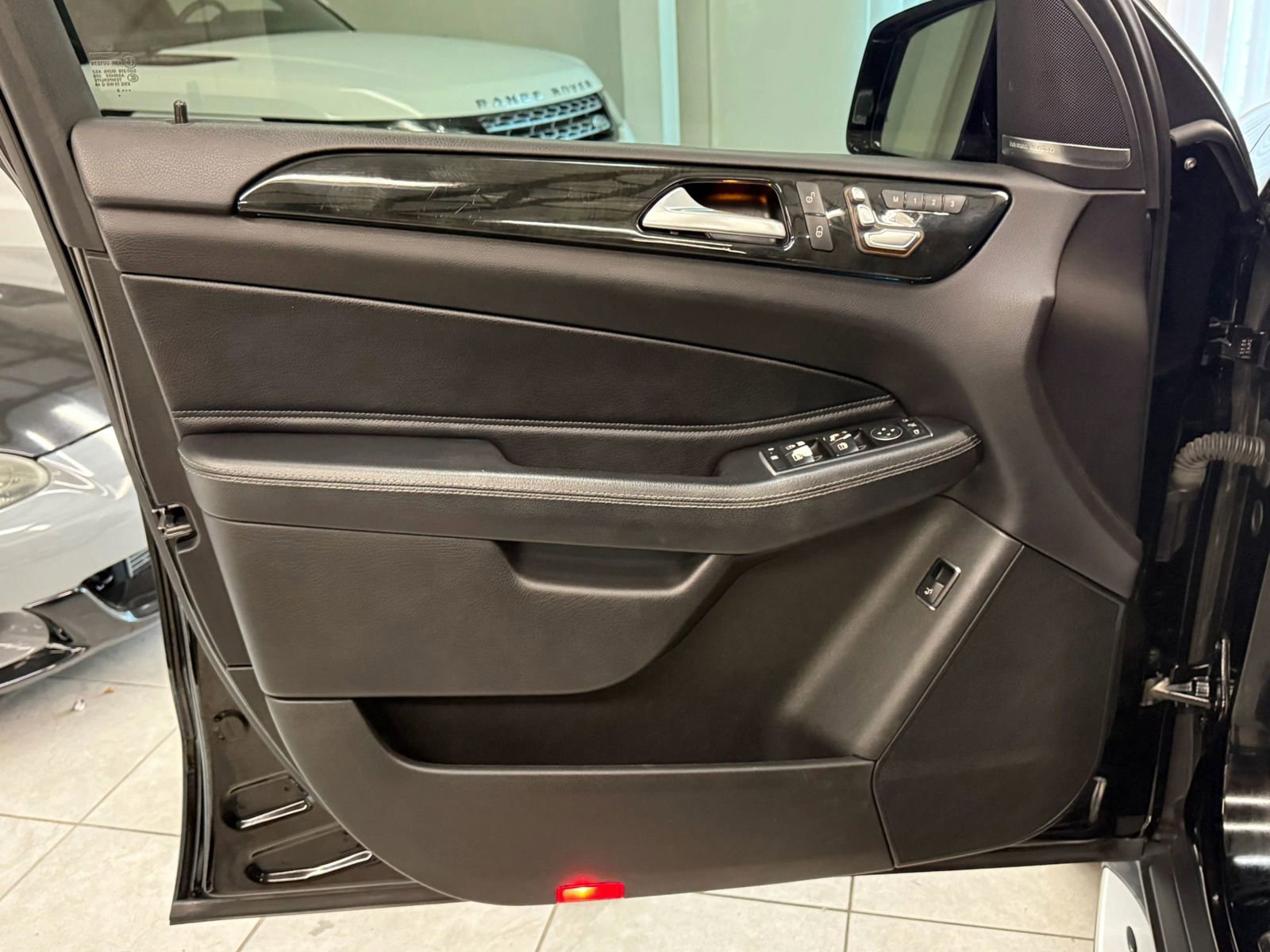 Used 2016 Mercedes-Benz GLE 350 w/ Premium Package image 14