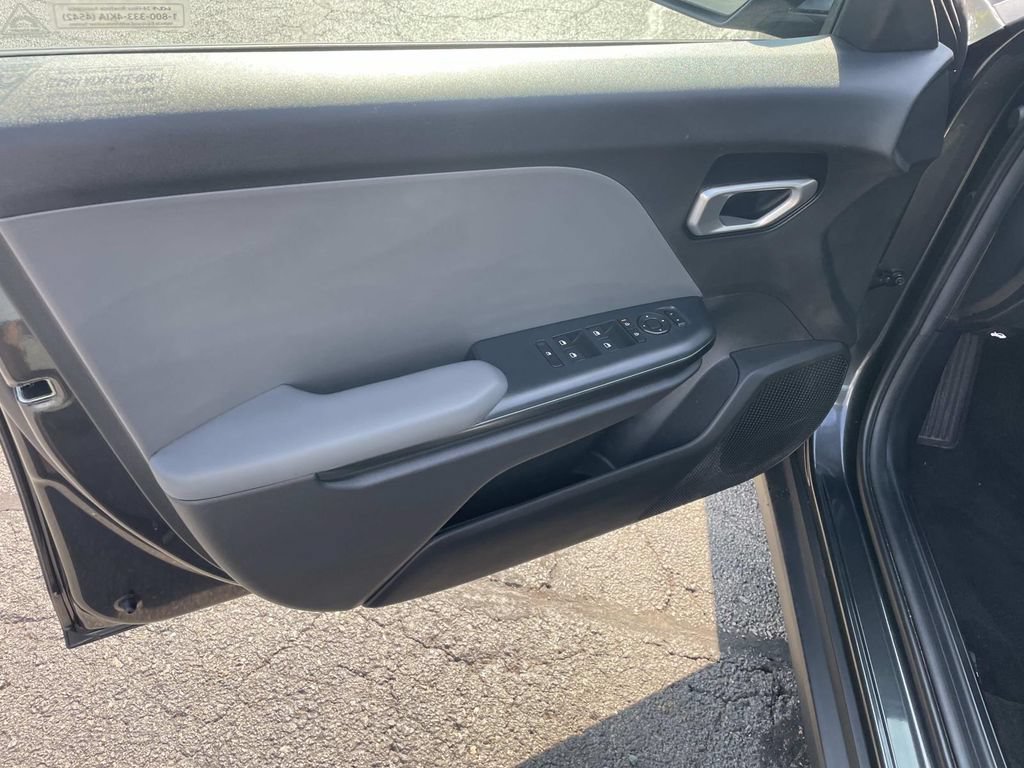 Used 2025 Kia K4 FWD image 15