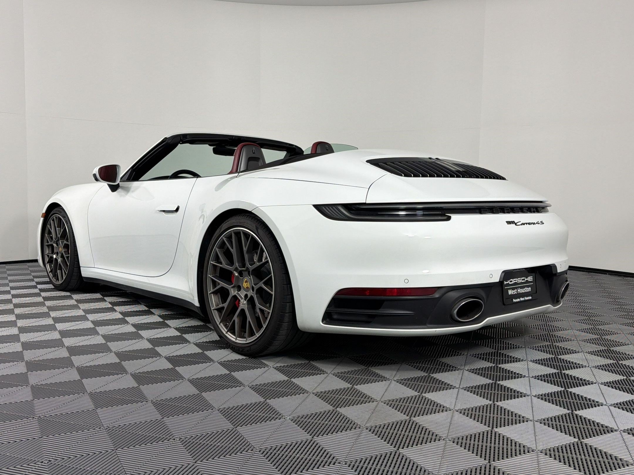 Certified 2022 Porsche 911 Carrera 4S AWD/4WD image 3