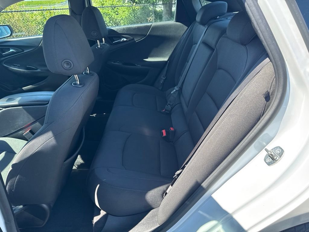 Used 2017 Chevrolet Malibu LT FWD image 14