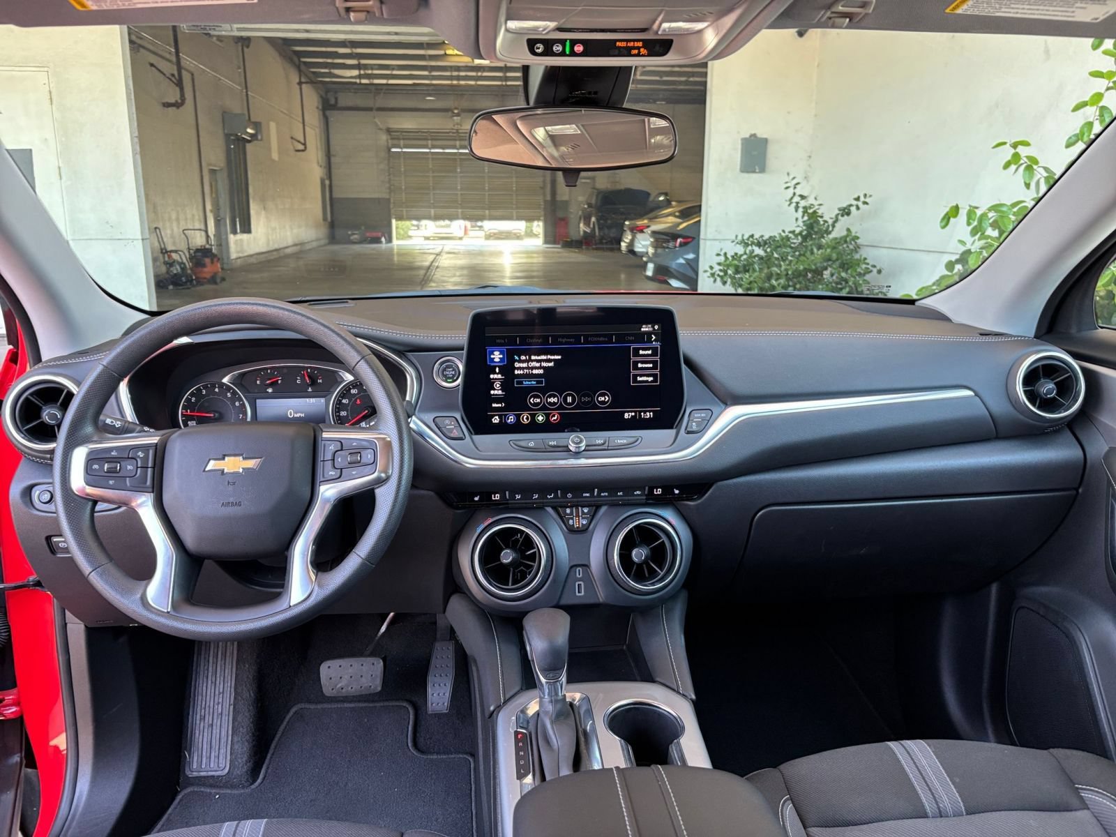 Used 2025 Chevrolet Blazer LT FWD image 34