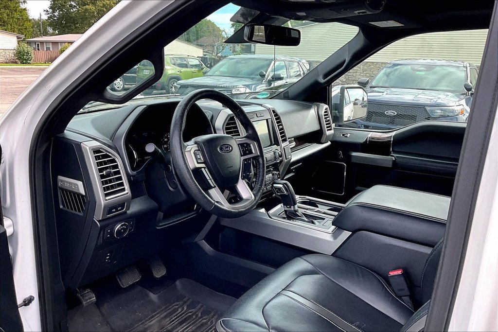 Used 2016 Ford F150 Platinum w/ Equipment Group 701A Luxury AWD/4WD image 10
