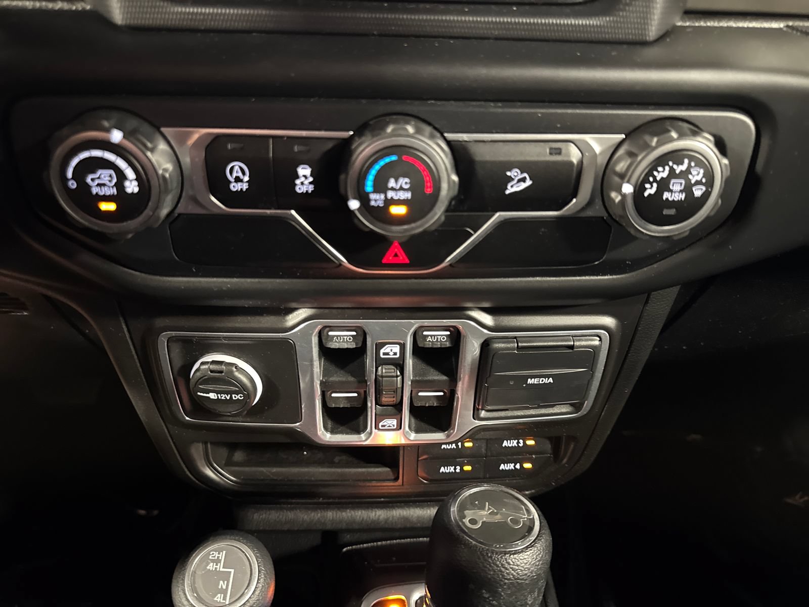 Used 2018 Jeep Wrangler Unlimited Sport S AWD/4WD image 22