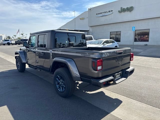 New 2026 Jeep Gladiator Sport AWD/4WD image 3