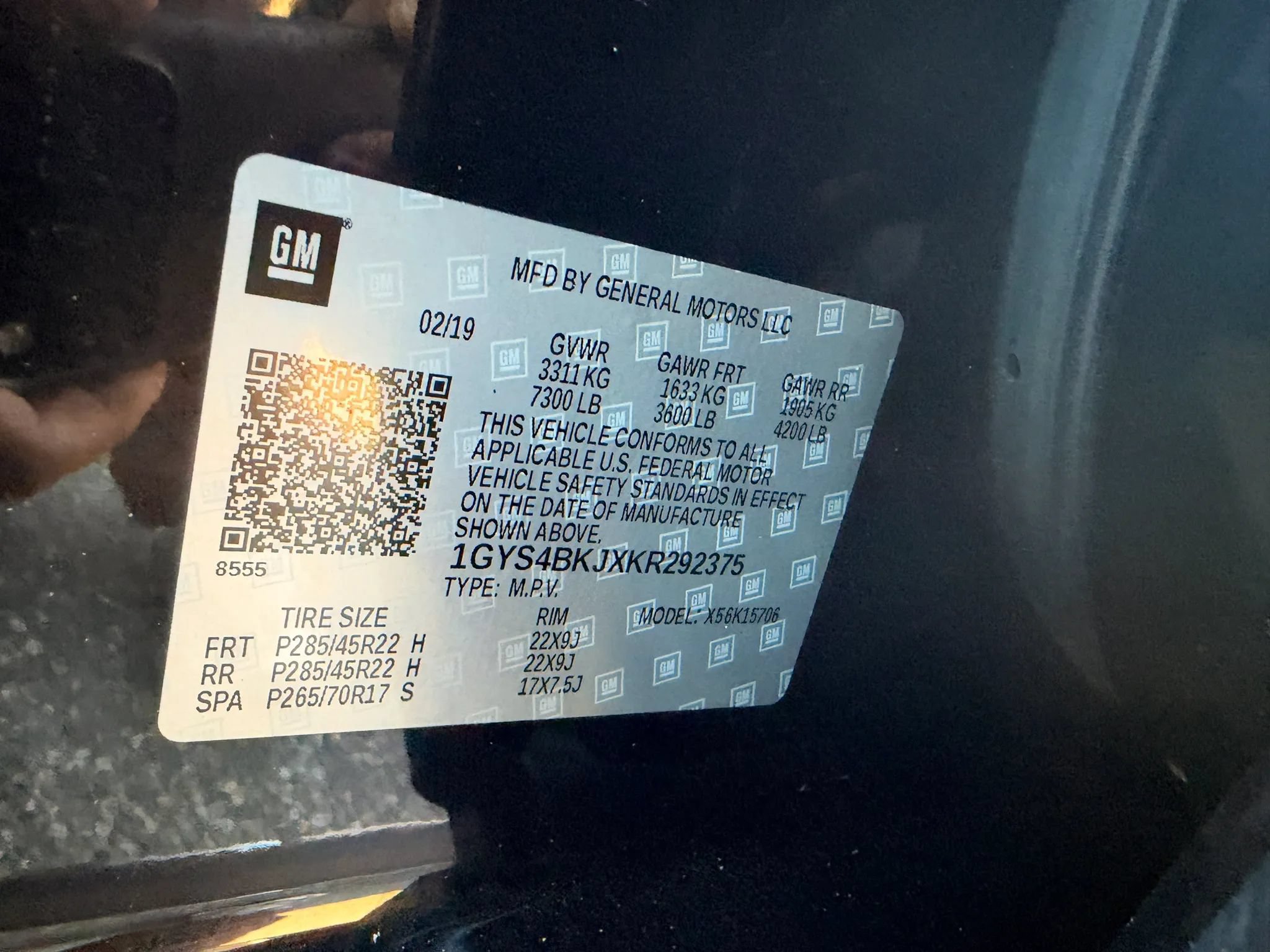 Used 2019 Cadillac Escalade Luxury w/ Escalade Sport Edition AWD/4WD image 28